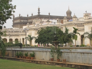 Black Mosque beyond Chowpatty Palace